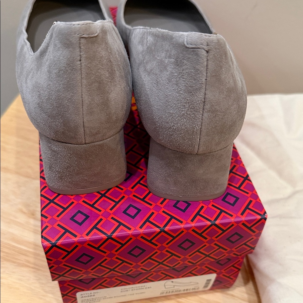 Tory Burch Gray Suede Flats Size 11M - New - Picture 3 of 6